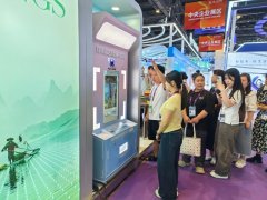 照让她既能“试穿”东盟服饰