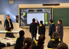 “我们但愿能为学生营制一个浸